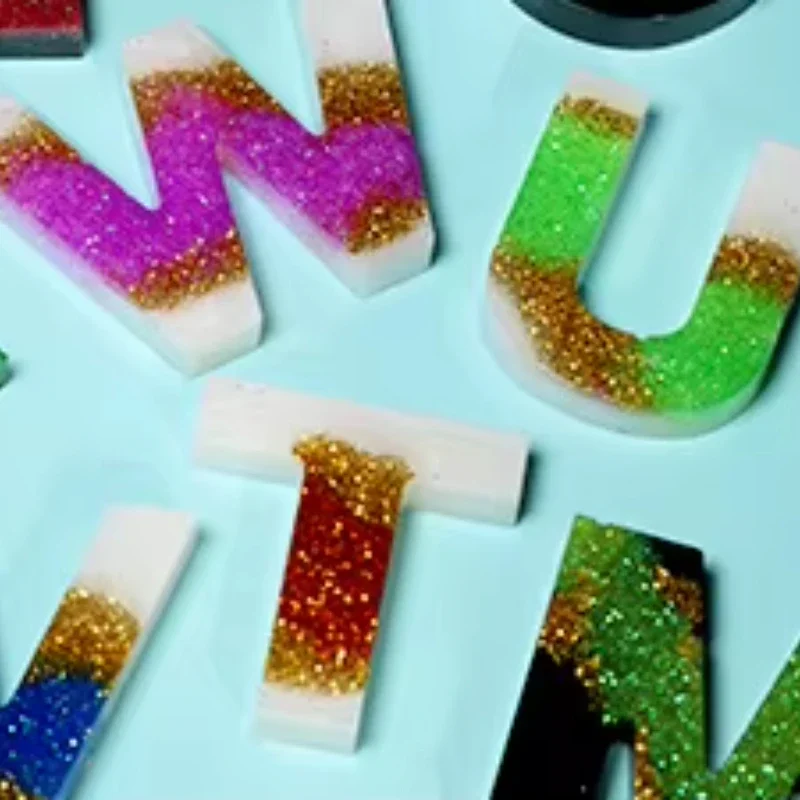 Набор из 12 баночек с ультрато – обзор и цена Resin Glitter Pack